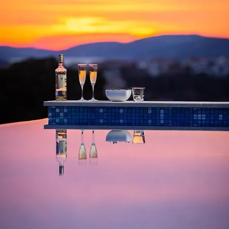 Villa Luxury Black Pearl With Pool Trogir