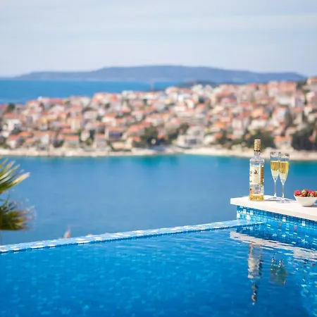Luxury Black Pearl With Pool Trogir