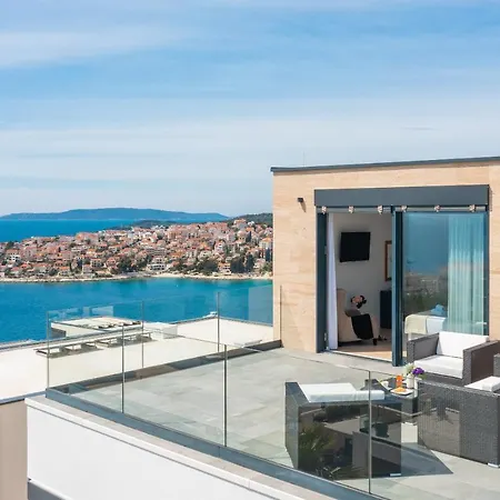 Luxury Black Pearl With Pool Villa Trogir